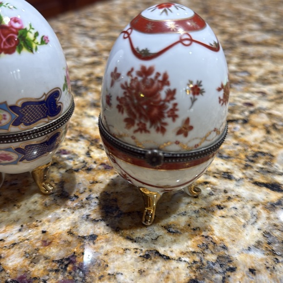 Porcelain Gold footed Eggs. initials R.B with 1078. Not sure age or origination - Picture 4 of 13